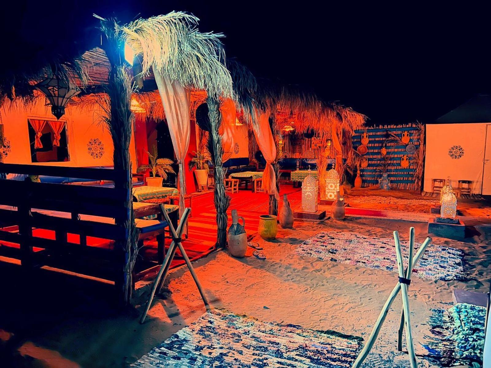 Desert Camp Camel & Sandboarding 梅尔祖卡 外观 照片