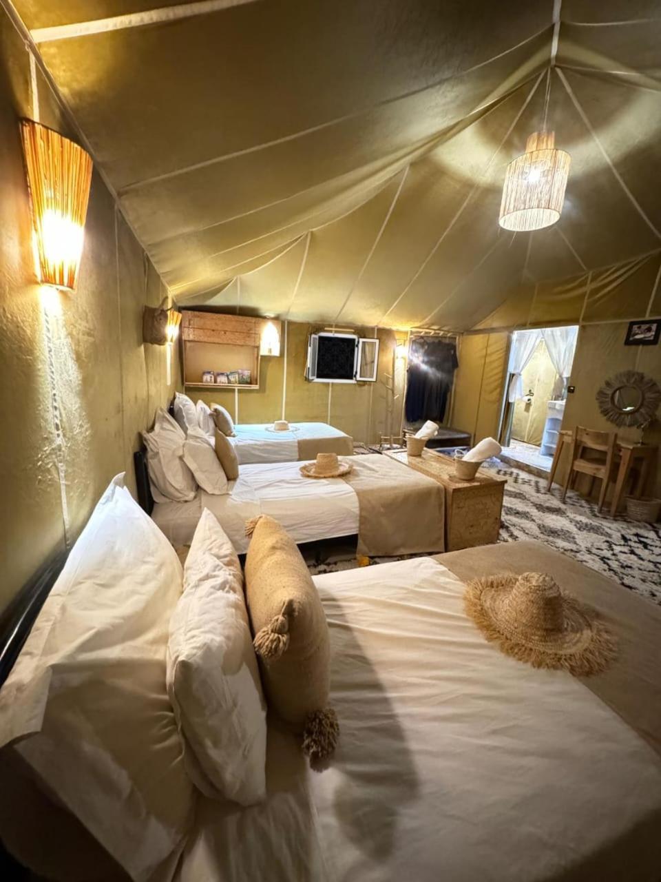 Desert Camp Camel & Sandboarding 梅尔祖卡 外观 照片