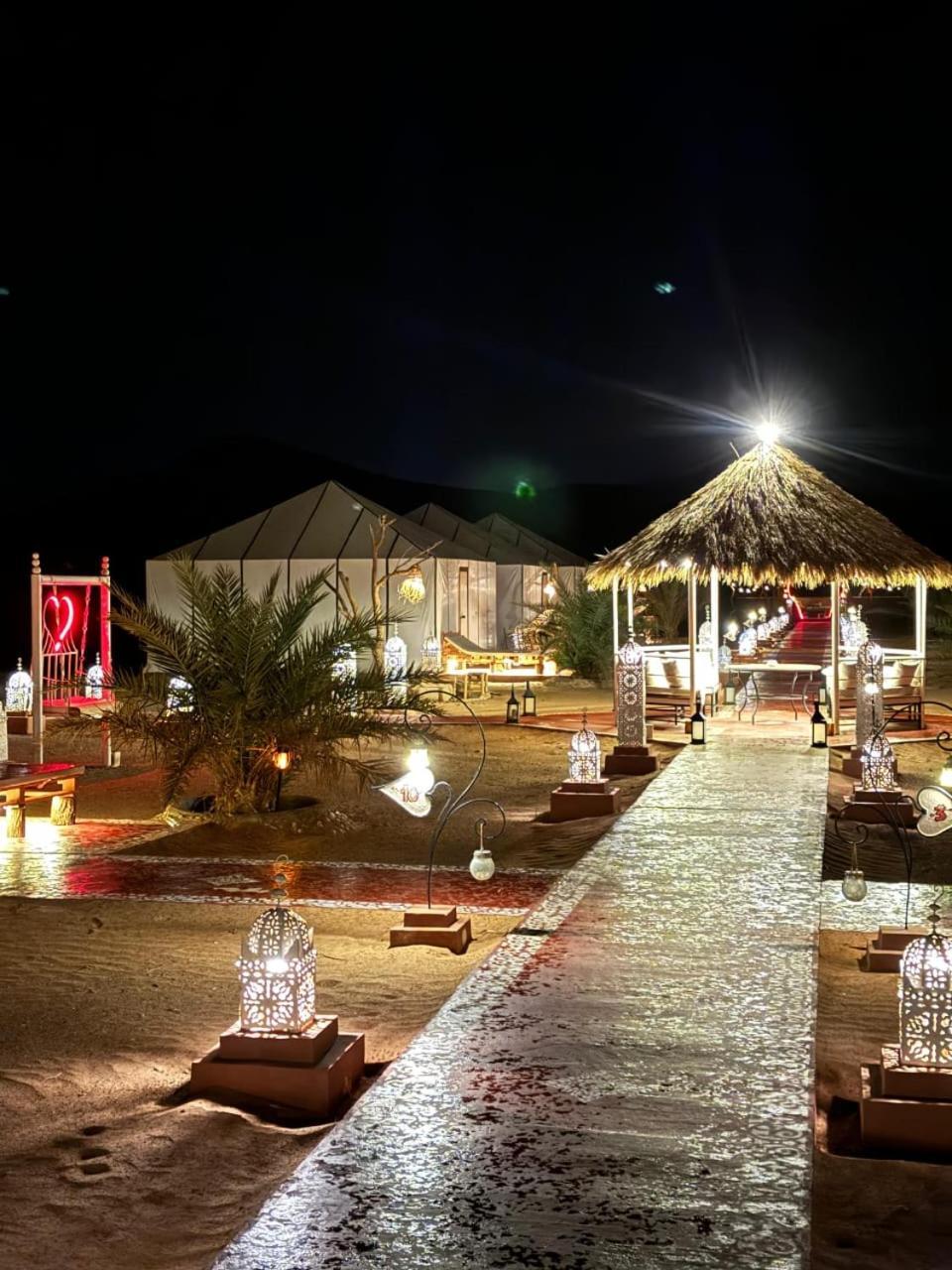Desert Camp Camel & Sandboarding 梅尔祖卡 外观 照片