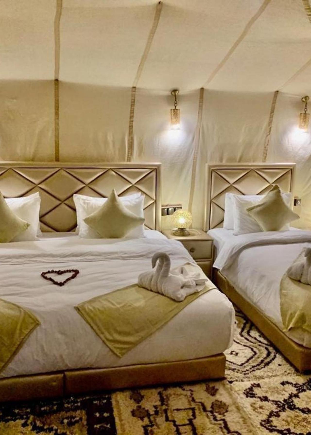 Desert Camp Camel & Sandboarding 梅尔祖卡 外观 照片