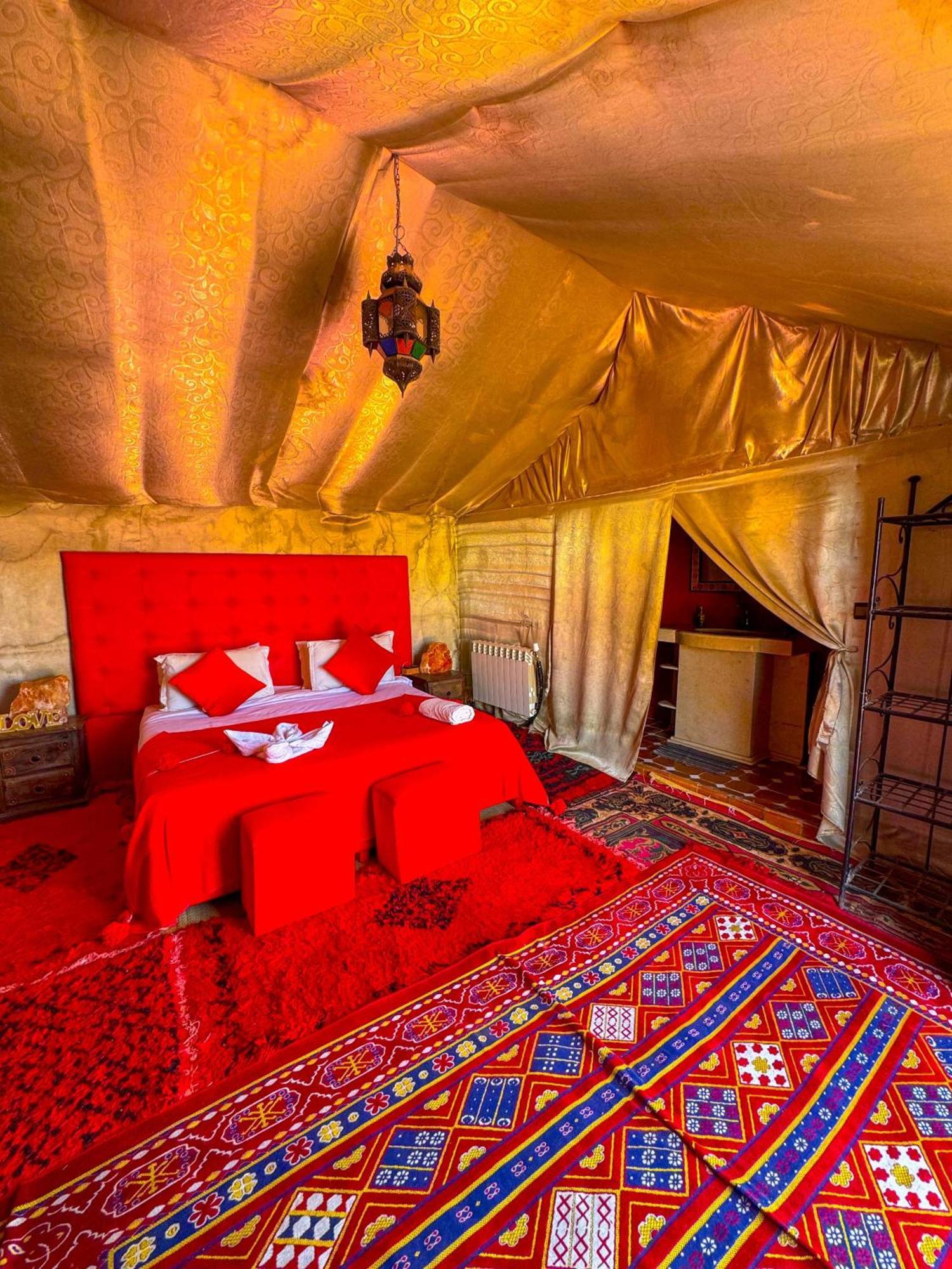 Desert Camp Camel & Sandboarding 梅尔祖卡 外观 照片